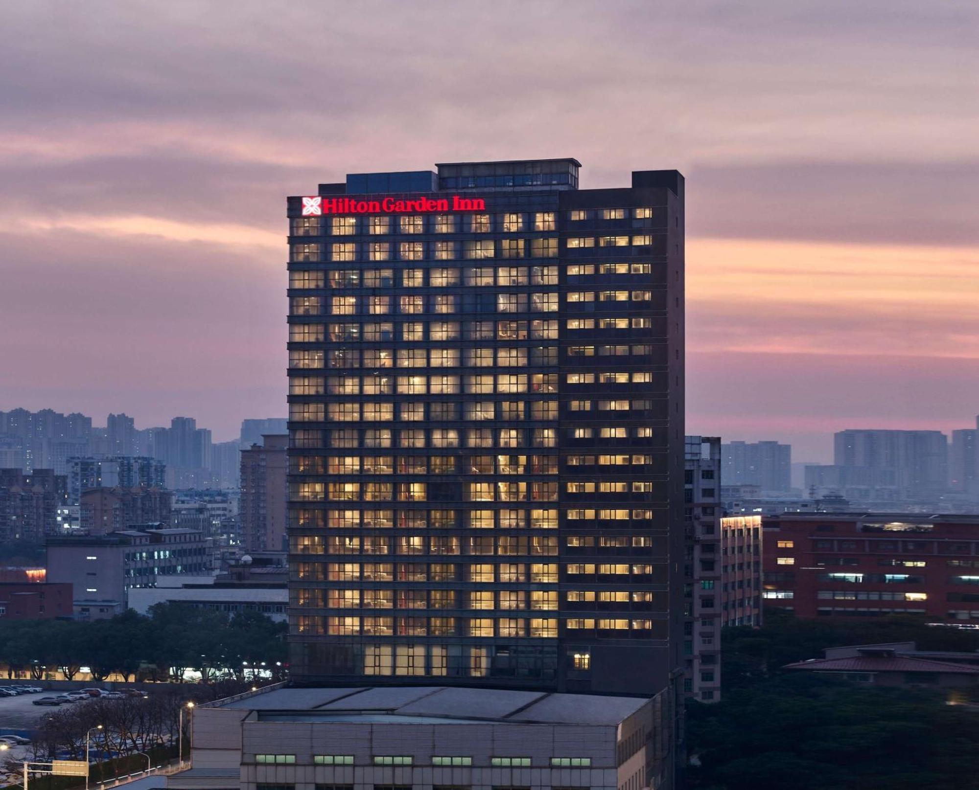 Hilton Garden Inn Wuhan Hankou Extérieur photo
