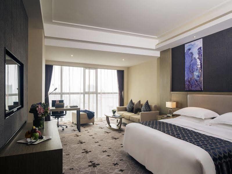 Hilton Garden Inn Wuhan Hankou Extérieur photo