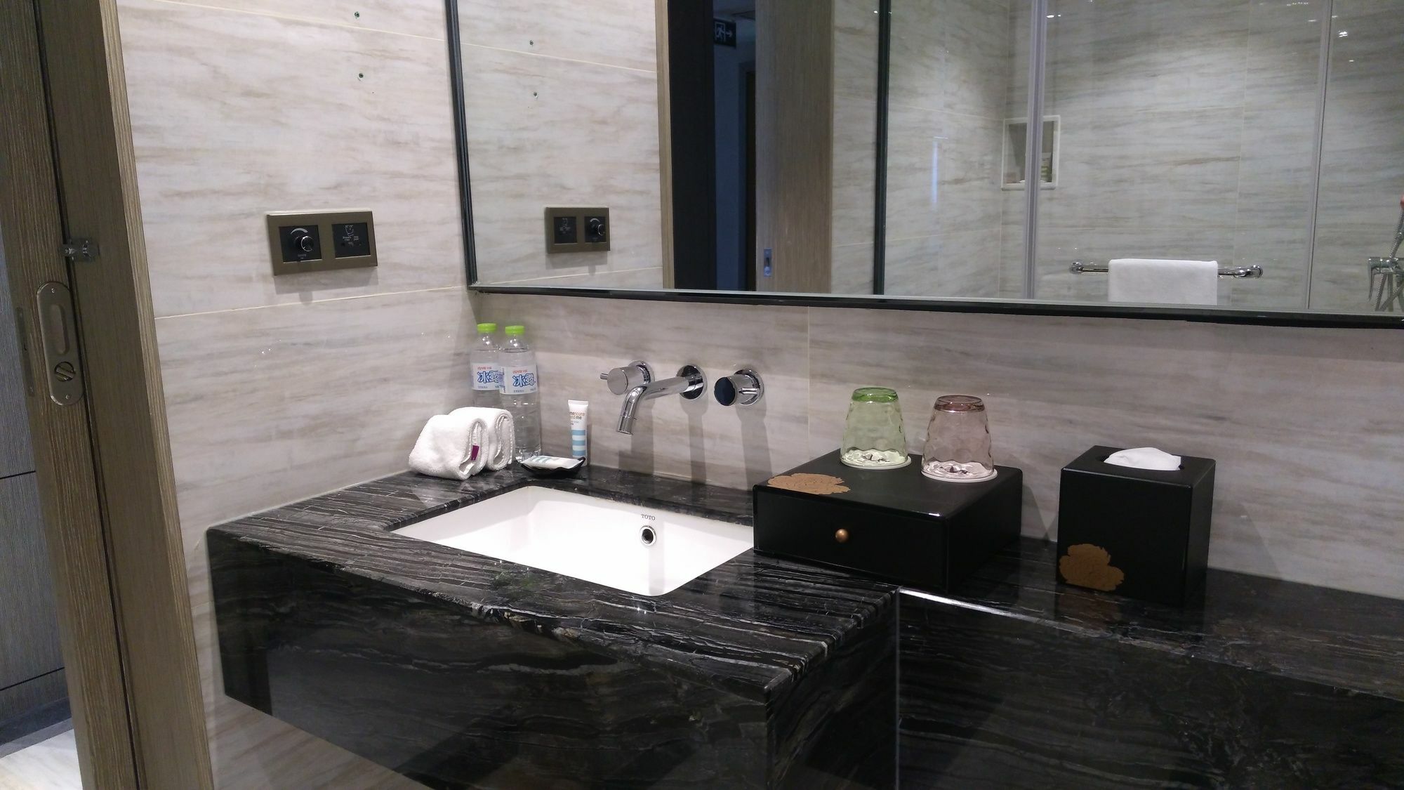 Hilton Garden Inn Wuhan Hankou Extérieur photo