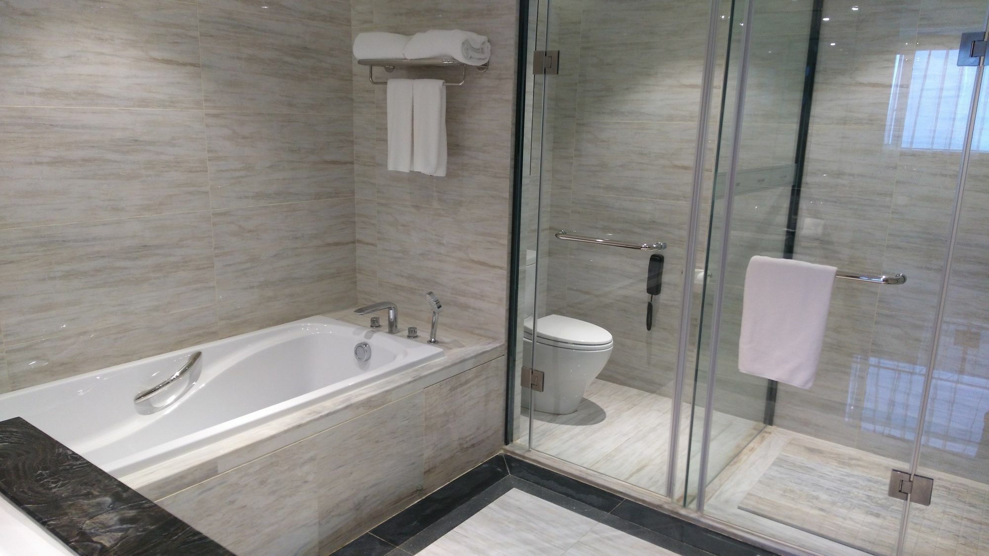 Hilton Garden Inn Wuhan Hankou Extérieur photo